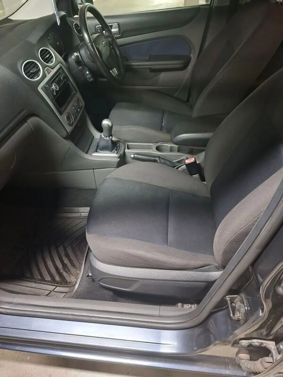 2007 Ford Focus - Image 3