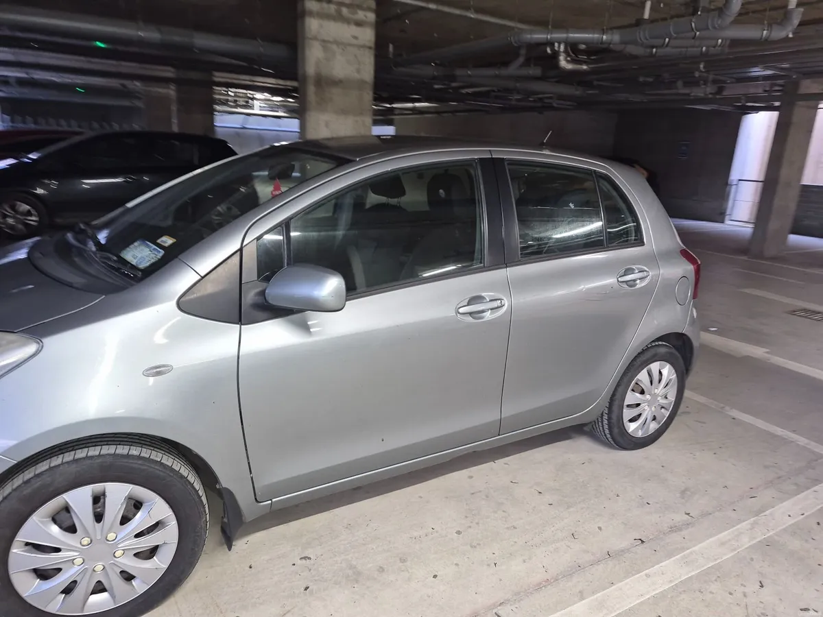 Toyota Yaris 2008 - Image 2