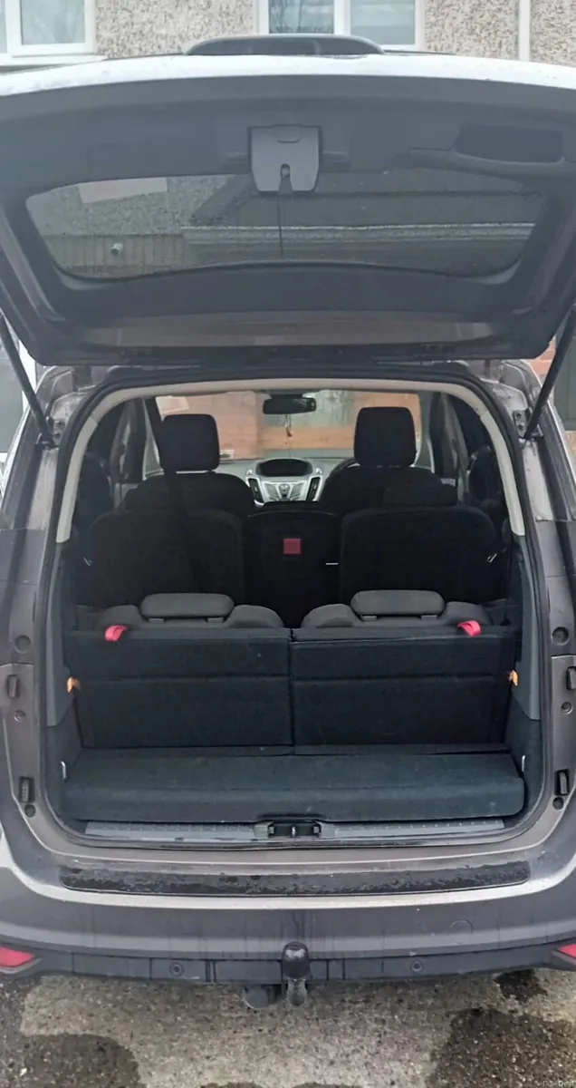 7 seats automatic Ford C-Max 2015 - Image 6