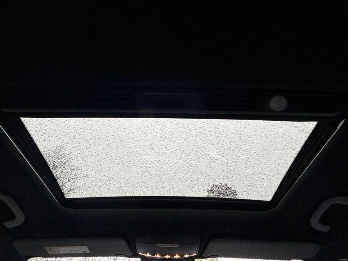 Mercedes-Benz EQC AMG PREMIUM 400 21" WHEELS SUNRO - Image 3