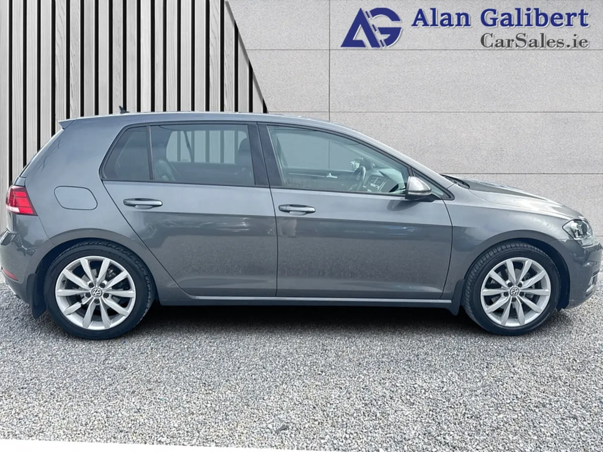 Volkswagen Golf HIGHLINE 1.6 TDI VIRTUAL COCKPIT - Image 3