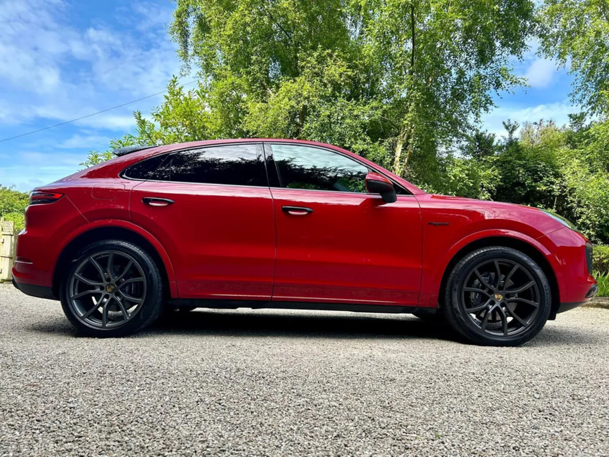 Porsche Cayenne COUPE E-HYBRID - Image 2