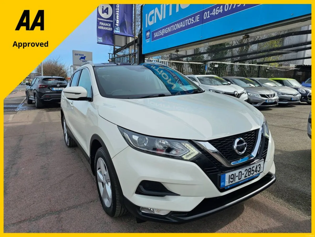 Nissan Qashqai 1.3 PETROL, LOW MILEAGE, PAN ROOF, - Image 1