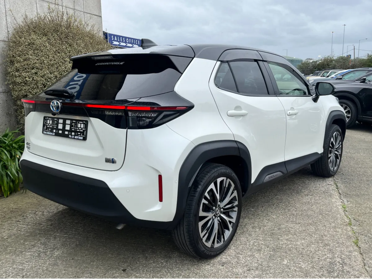Toyota Yaris Cross Z HYRBID AUTOMATIC 1.5 PETROL / - Image 4