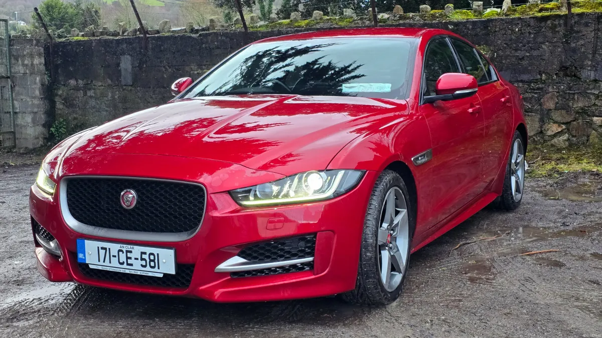 2017 Jaguar XE 2.0D 180BHP R DESIGN - Image 1