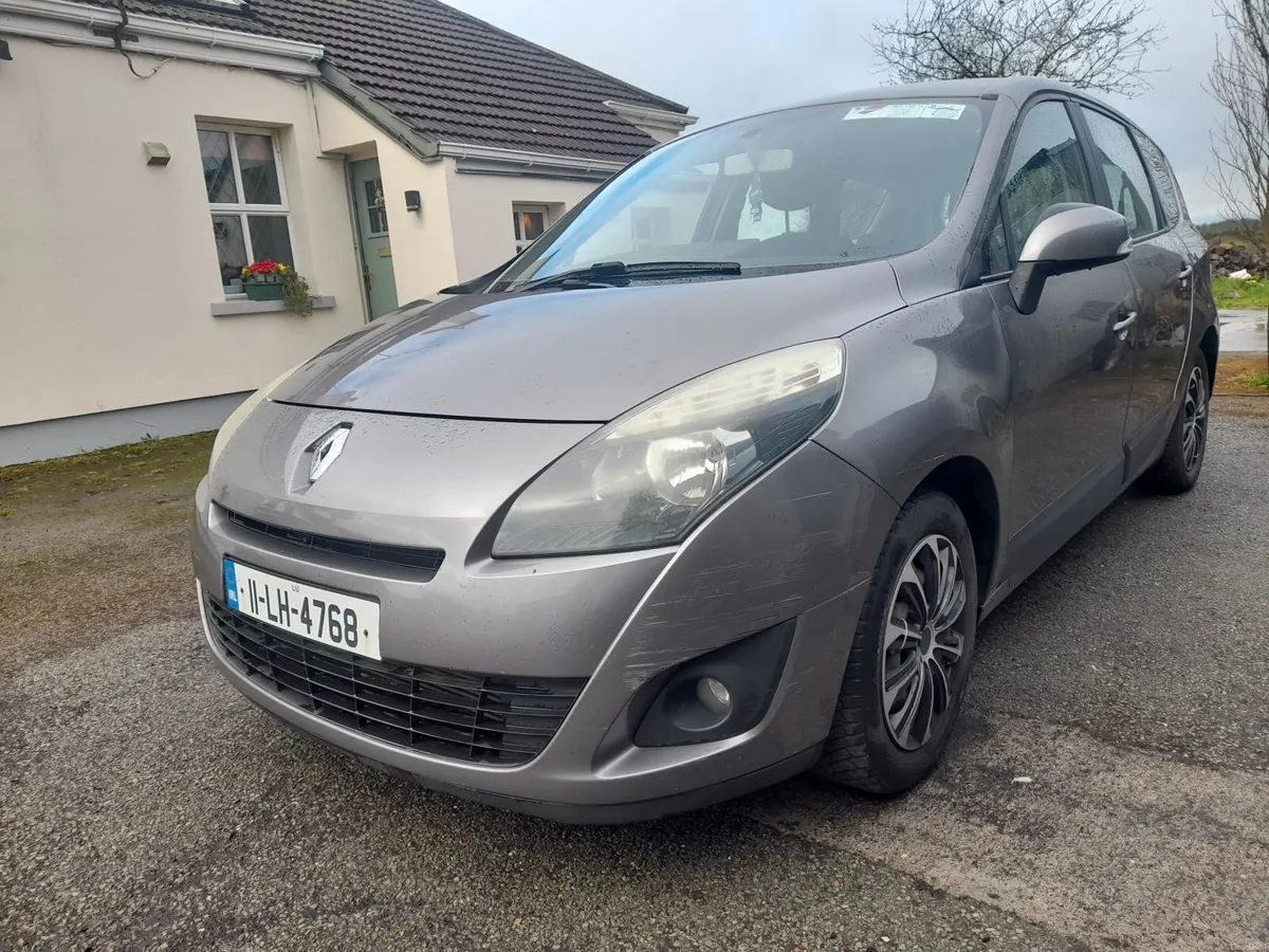 Renault Grand Scenic 2011 - Image 1