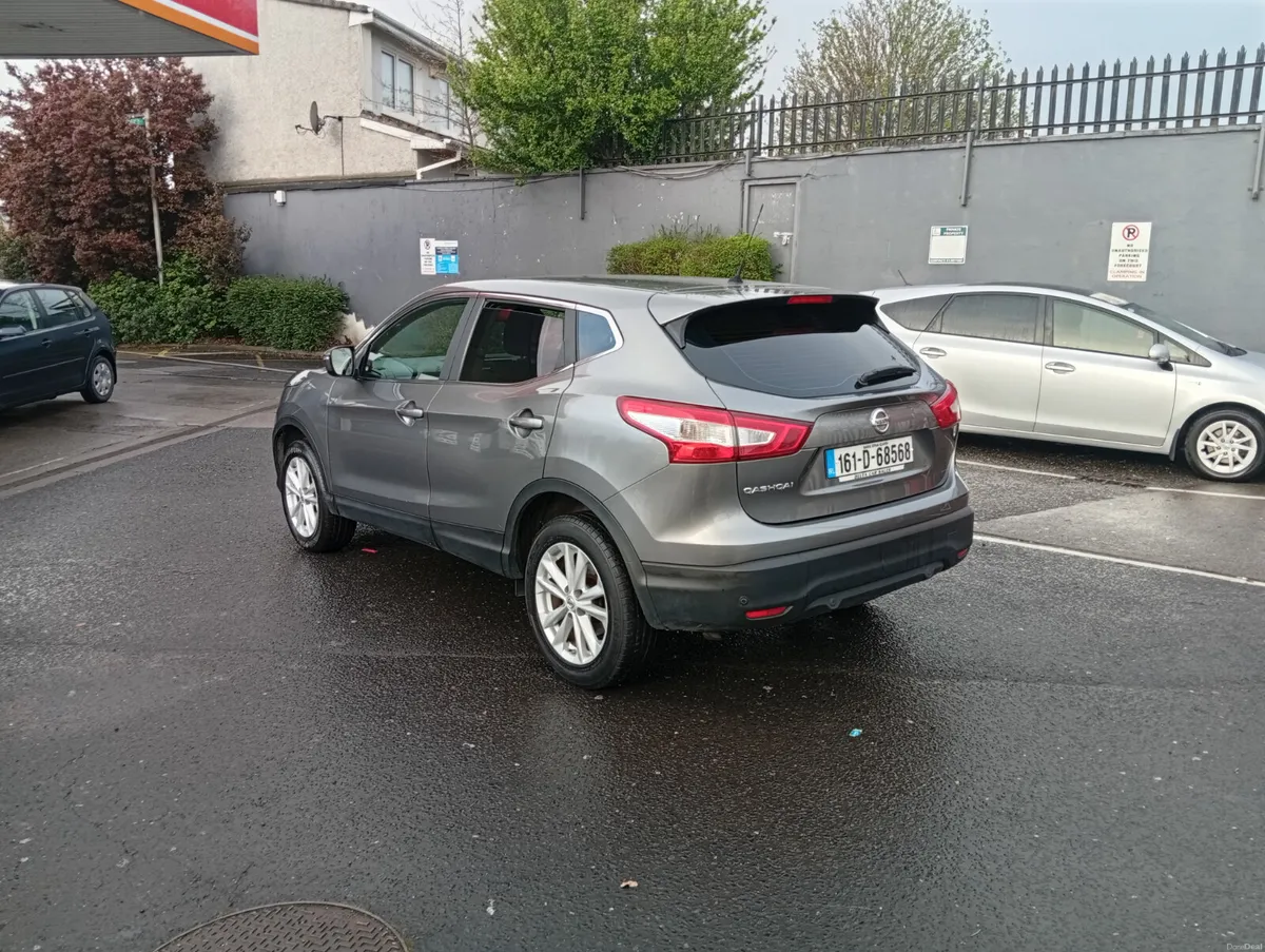 Nissan Qashqai 2016 only 101,000 kms - Image 4