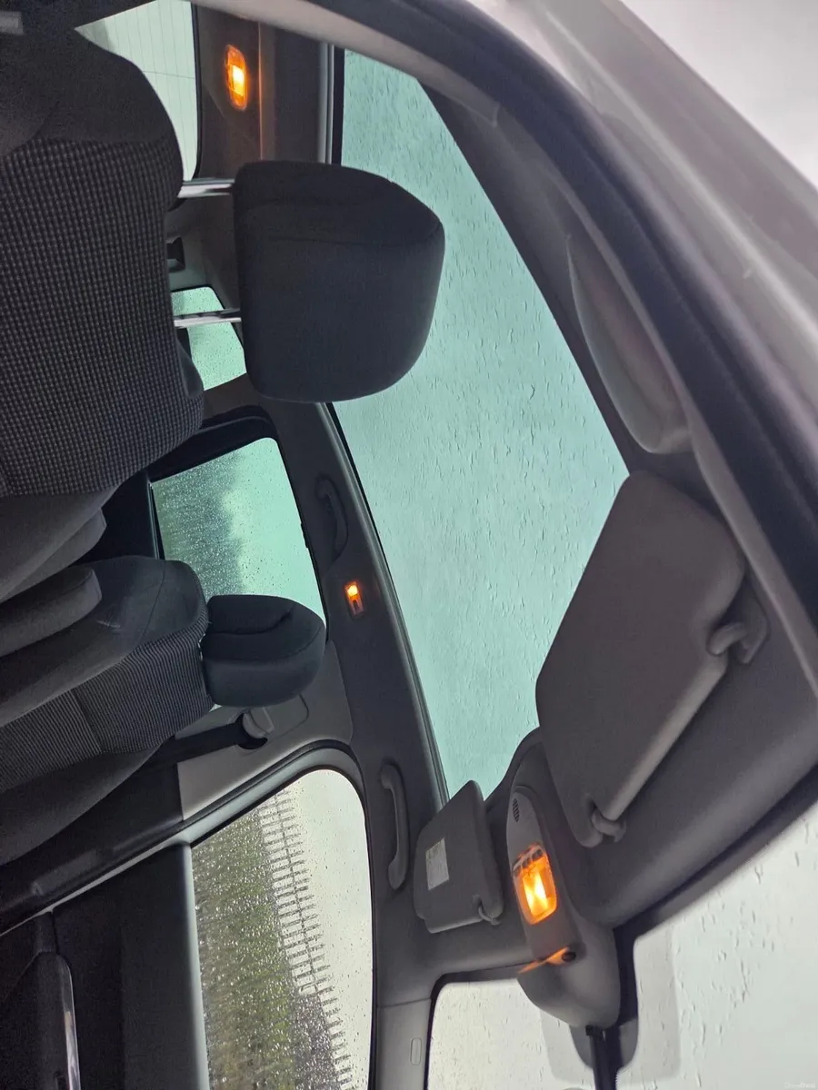 16 Peugeot 5008 - Image 4