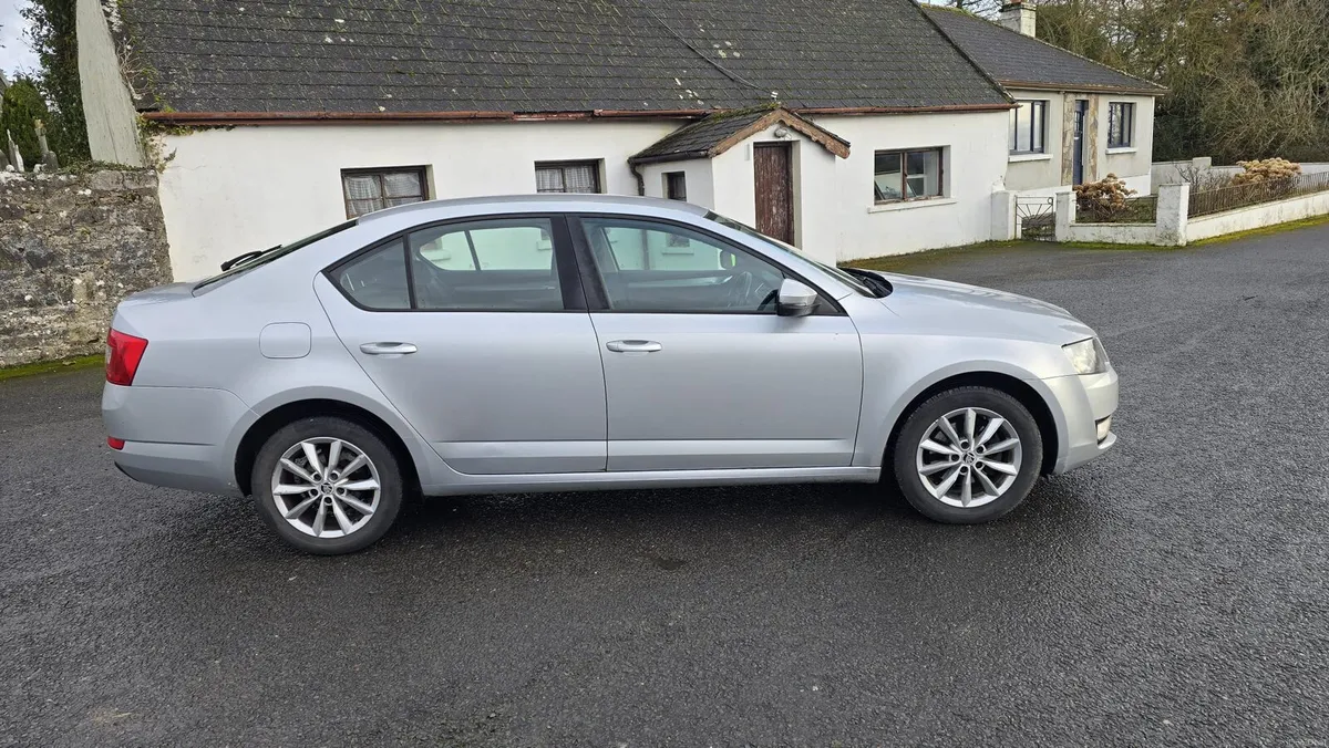 2012 Skoda Octavia 1.6 diesel manual - Image 4