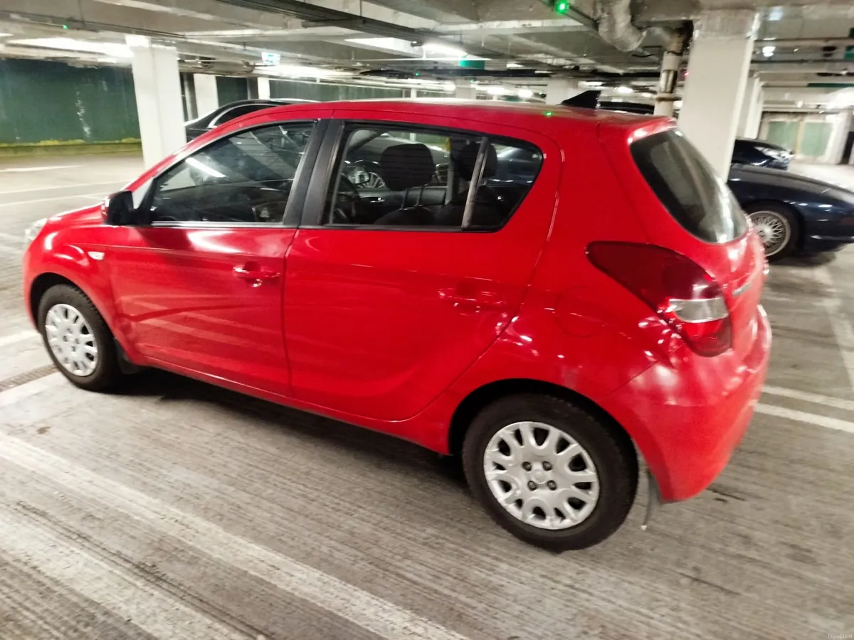 Hyundai i20 2011 - Image 2