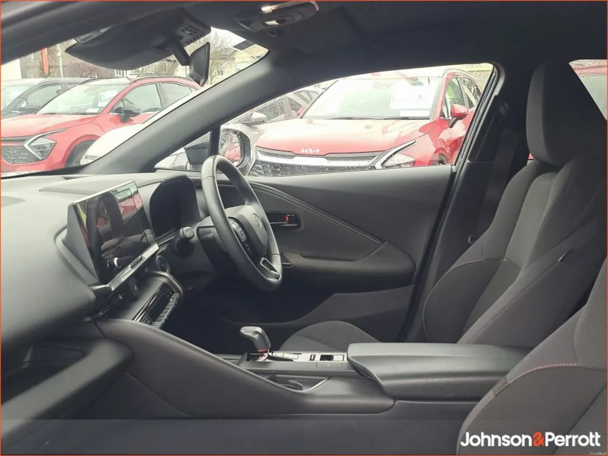 Toyota C-HR 1.8 HYBRID SPORT - Image 3