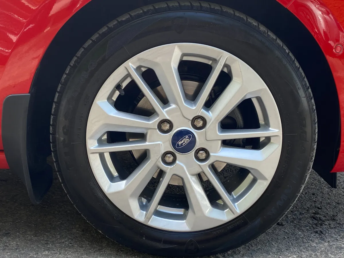 Ford Fiesta Titanium 1.0T 100hp M6 - Image 3