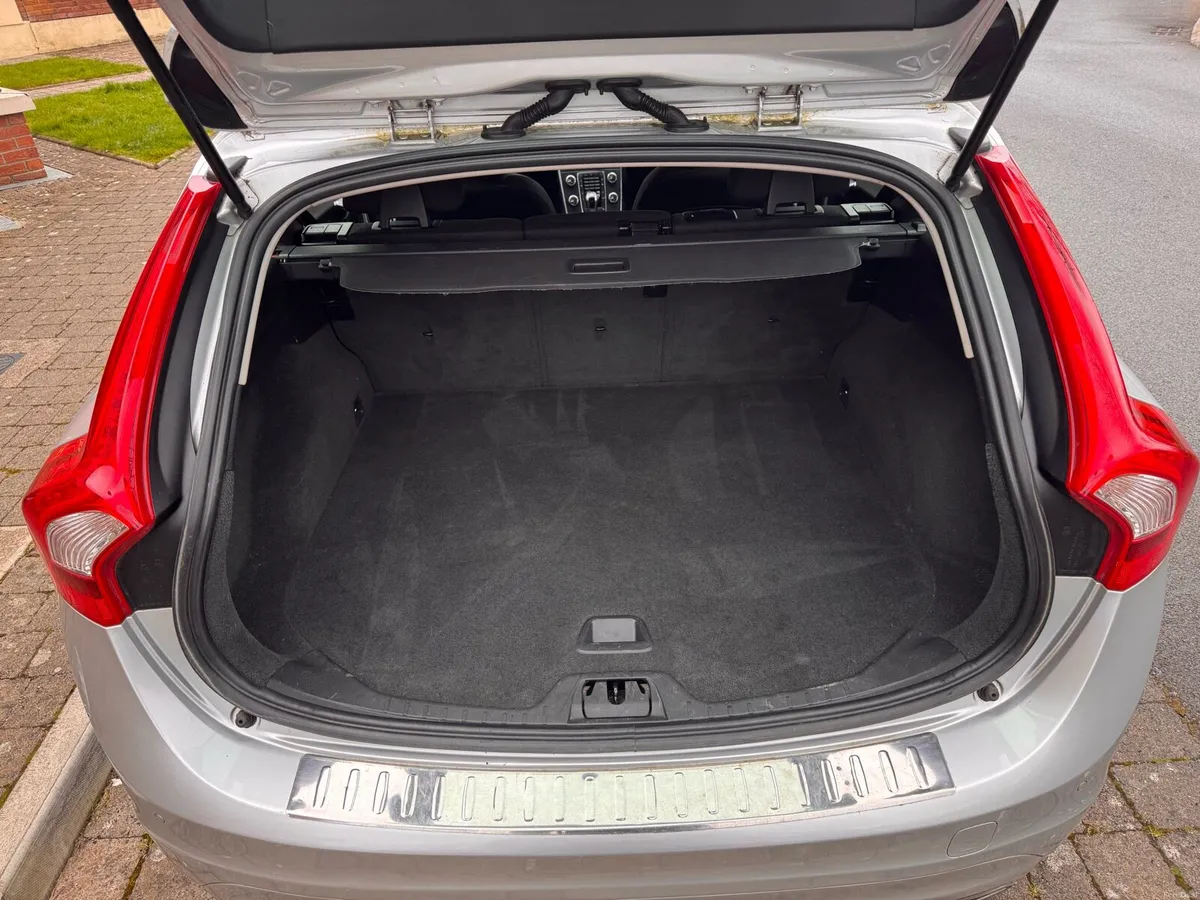 VOLVO V60 D4 - 2014 - Image 6
