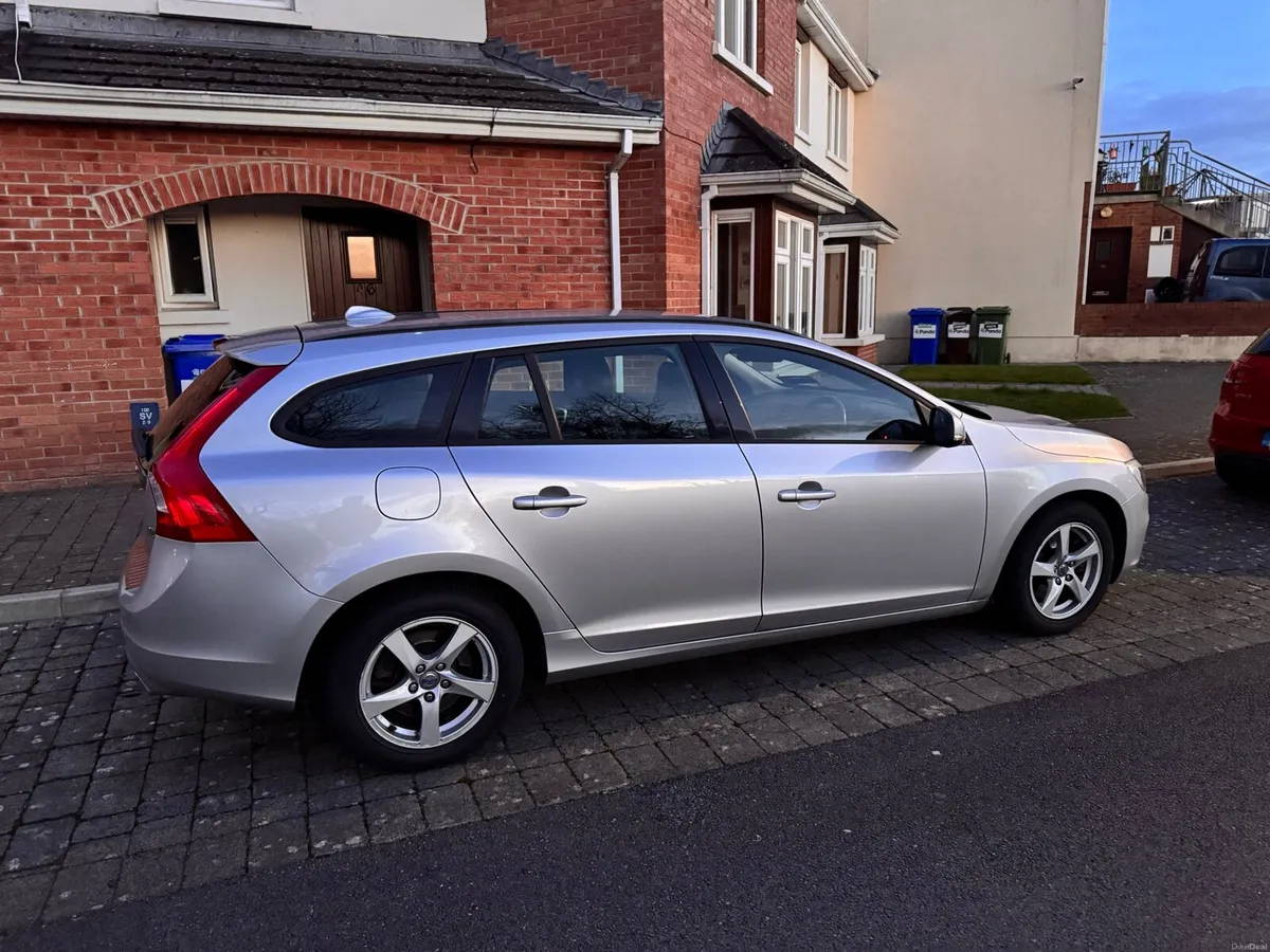 VOLVO V60 D4 - 2014 - Image 4