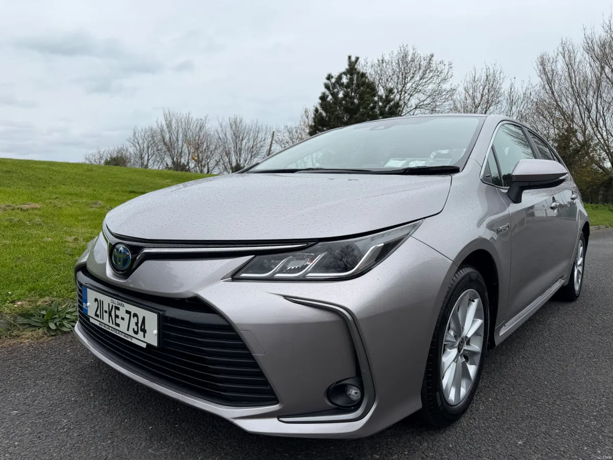 Toyota Corolla 2021 LUNA SALOON HYBRID IRISH CAR - Image 3