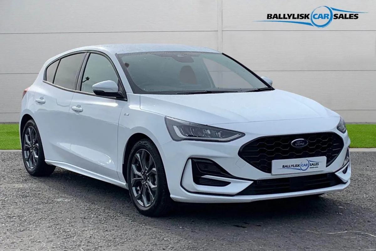 Ford Focus 1.0T 125PS ST-Line in White with only 1 - Image 1