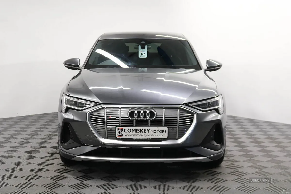 Audi e-tron S line - Image 2