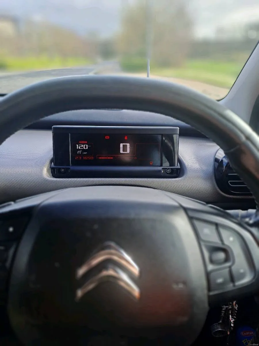 Citroen C4 Cactus 2015 - Image 2