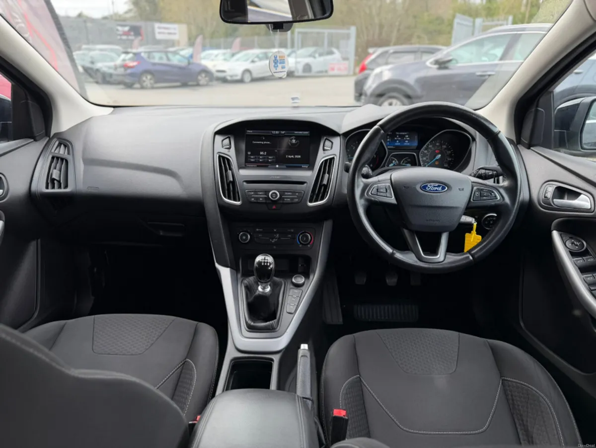 Ford Focus 1.5 TDCI ZETEC 5DR - Image 4
