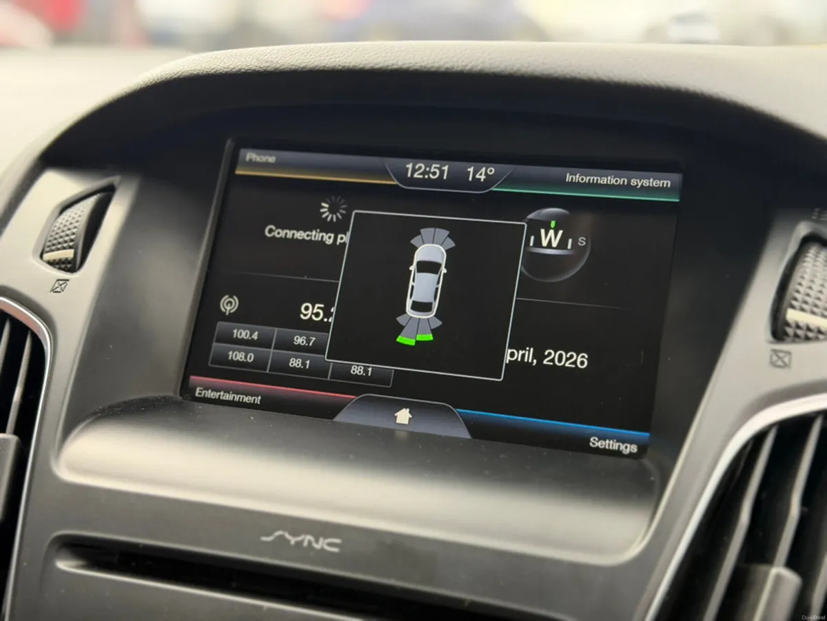 Ford Focus 1.5 TDCI ZETEC 5DR - Image 4