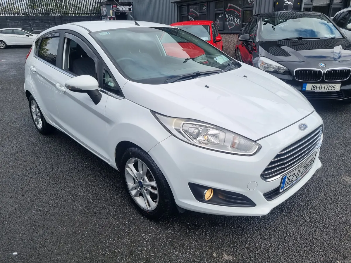 Ford Fiesta 2015 - Image 2