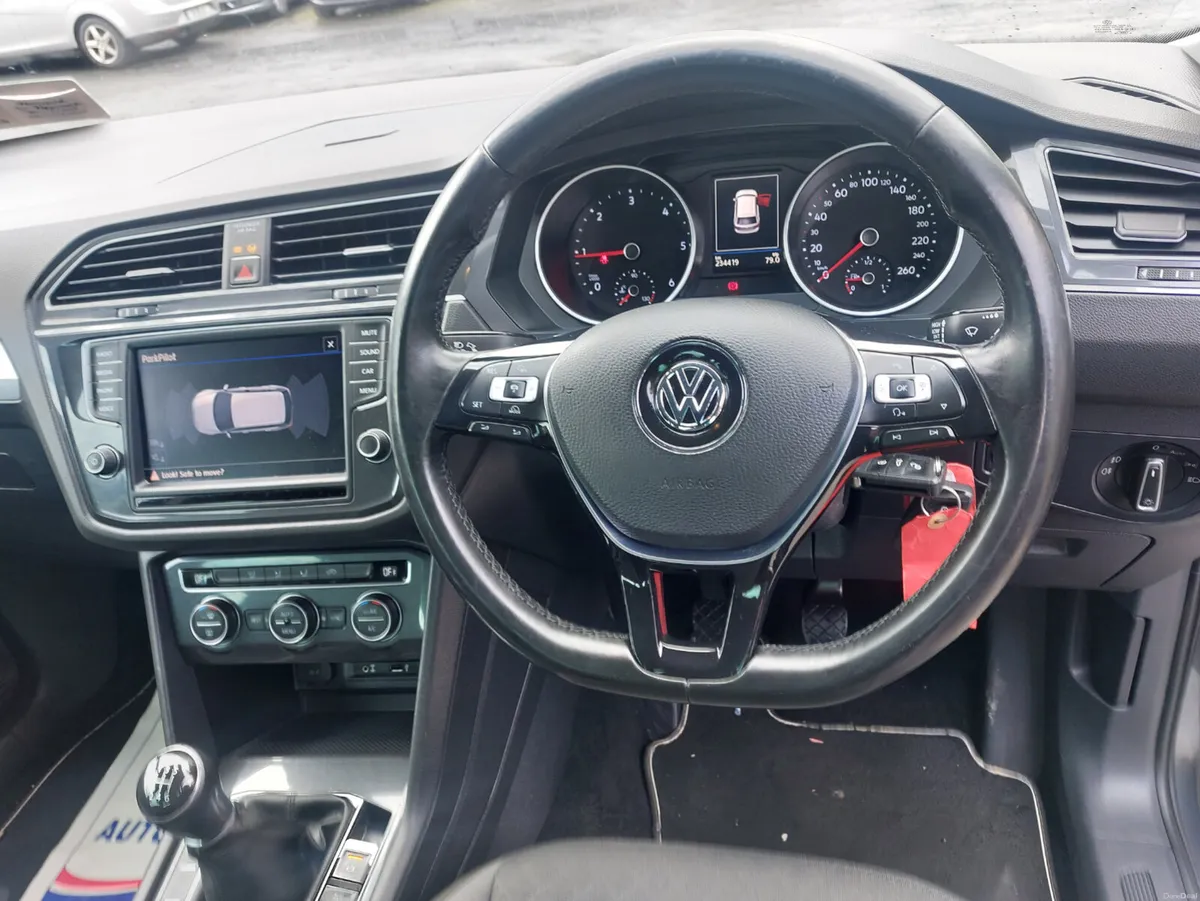 Volkswagen Tiguan 2017 - Image 3