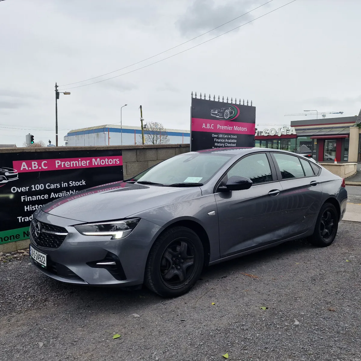 Opel Insignia 2021 Low miles Only 100k km - Image 4