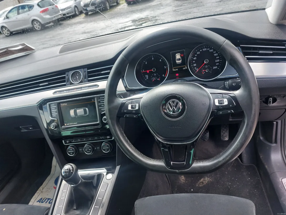 Volkswagen Passat 2016 - Image 3