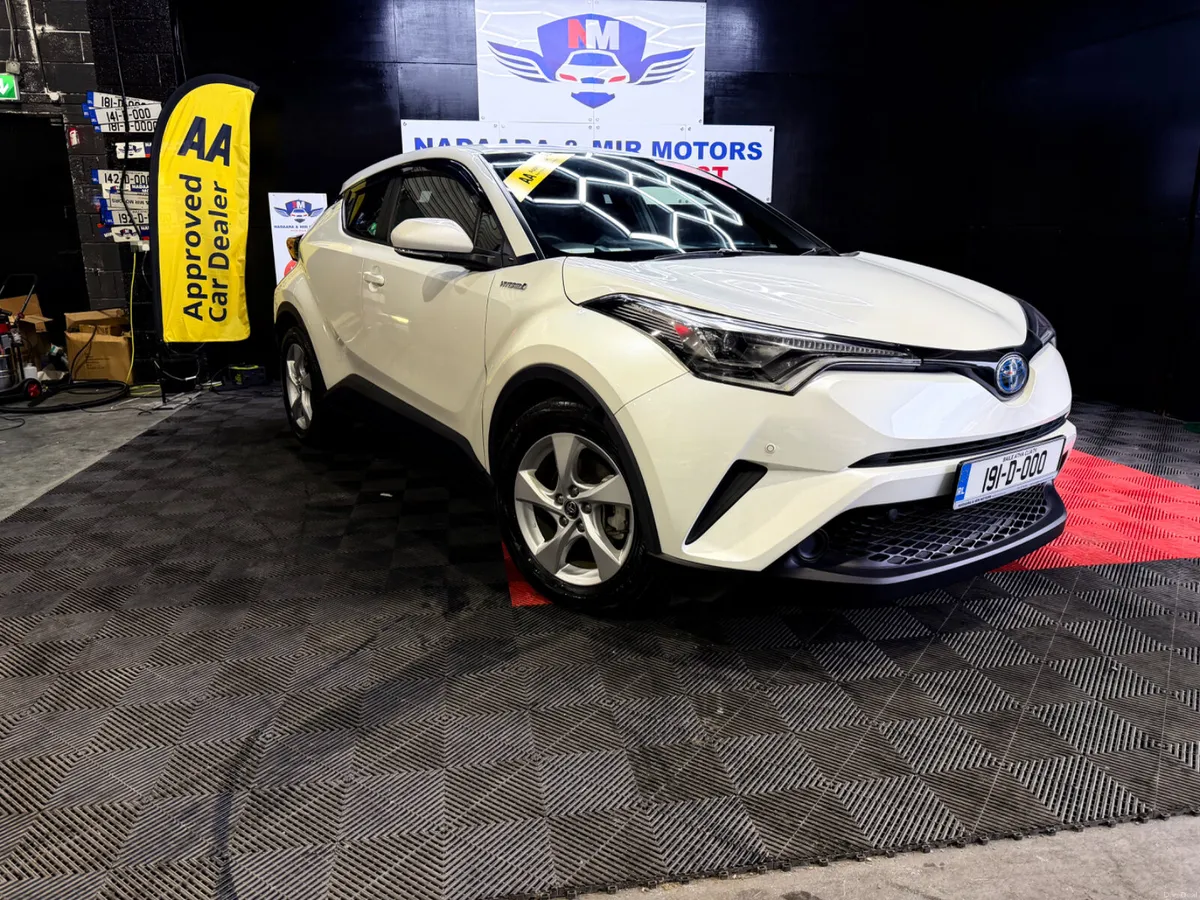 2019 Toyota C-hr Hybrid - Image 3