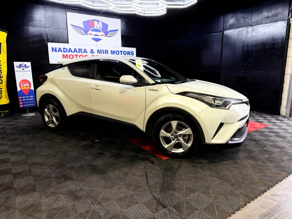 2019 Toyota C-hr Hybrid - Image 4