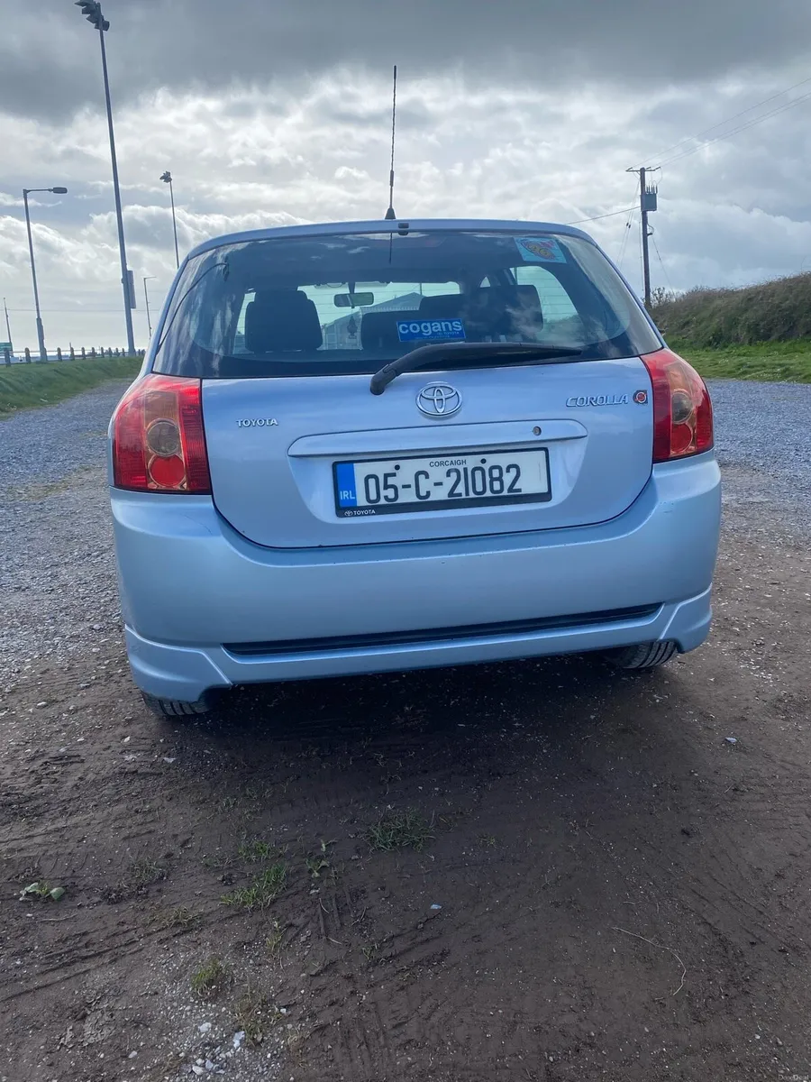 05 Toyota Corolla - Image 3