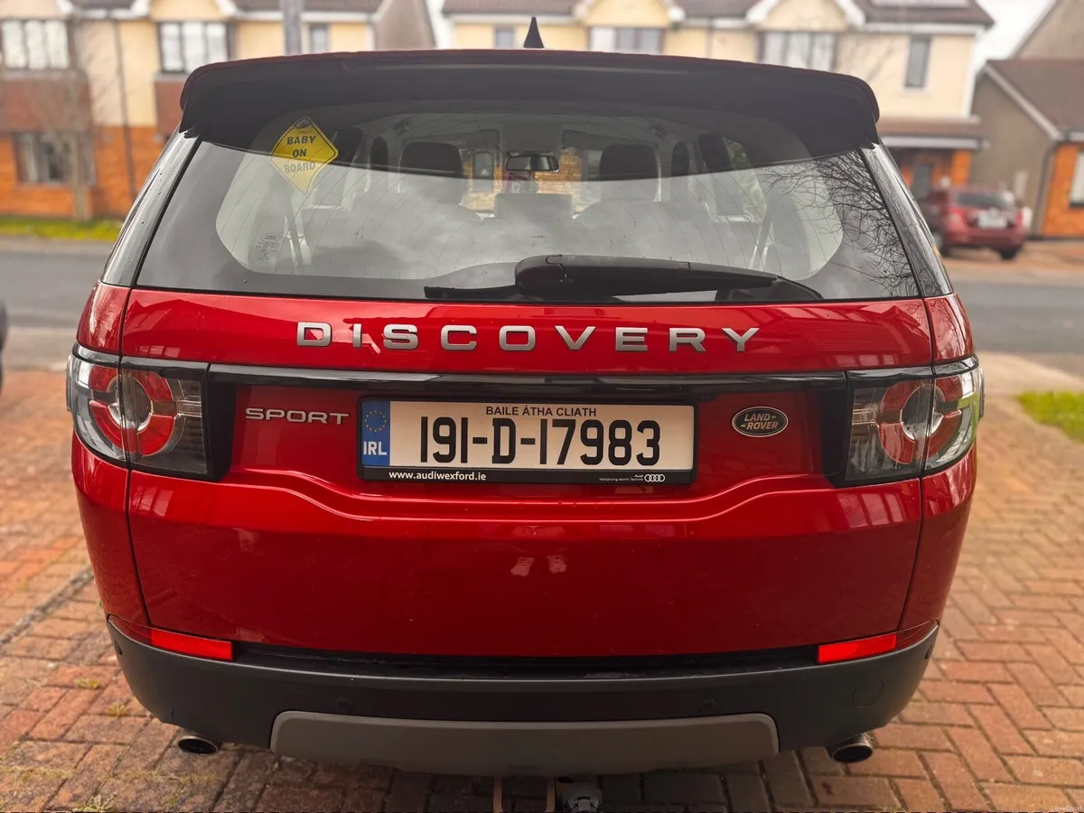 Land Rover Discovery Sport 2019 - Image 2