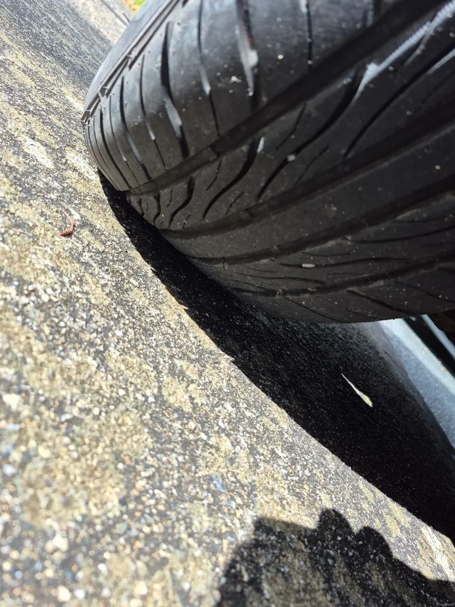 Volkswagen Golf mk6, nct, tax, good car - Image 2