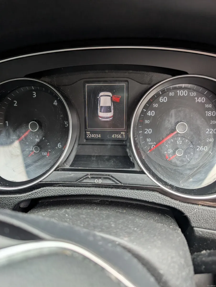 Volkswagen Passat 2015 - Image 3