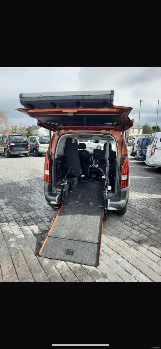 Wheelchair Accessible Peugeot Rifter 2022 - Image 4