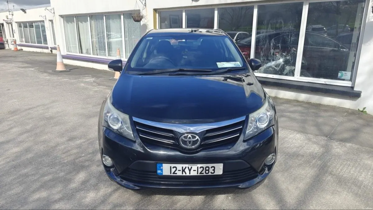 Toyota Avensis 2.0 D-4D 125 BHP Aura - Image 2
