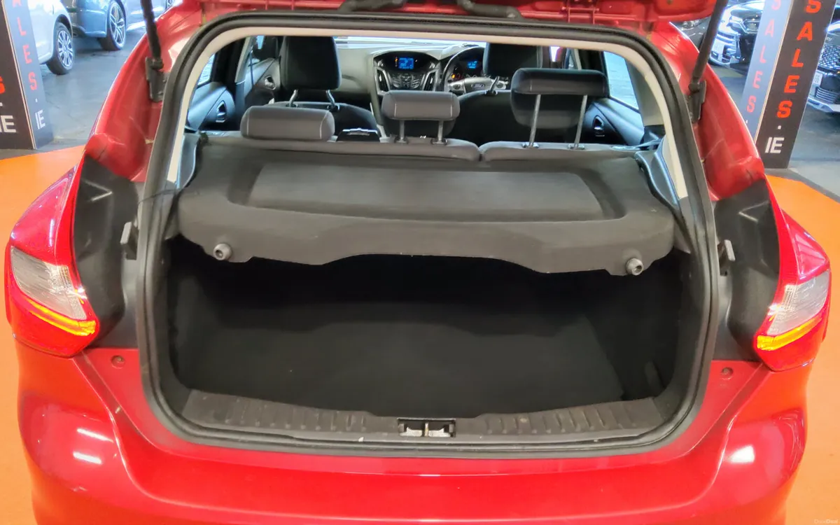 Ford Focus 2011 - Image 4