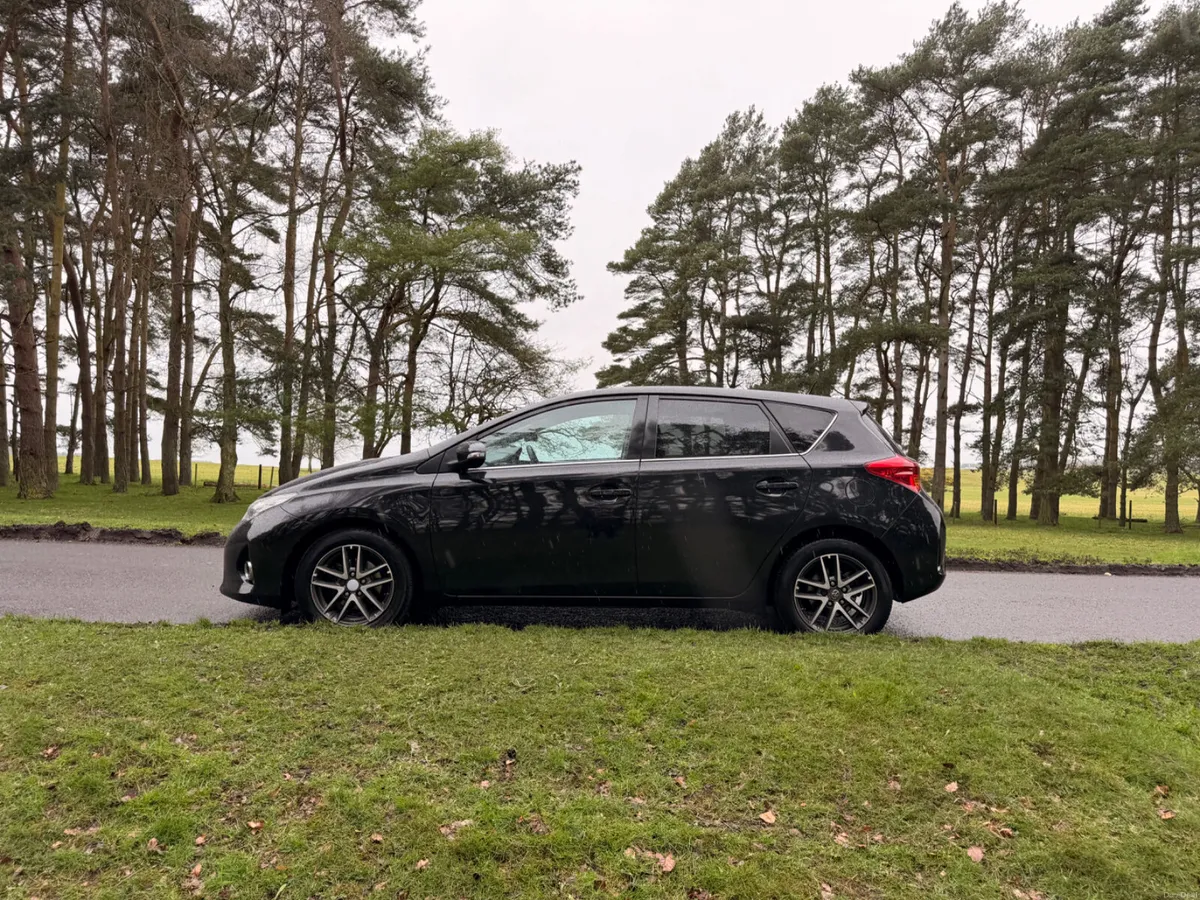 Toyota Auris 2015 1.4 Diesel - Image 4