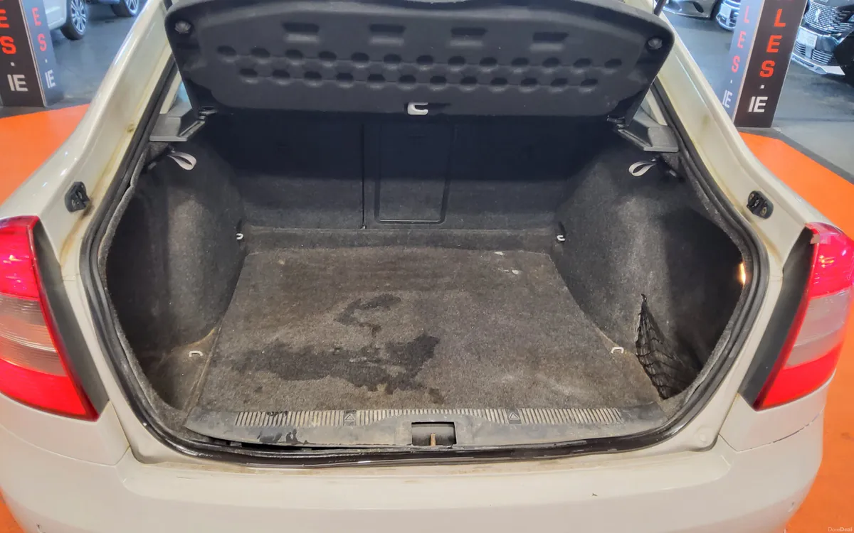 Skoda Octavia 2011 - Image 4