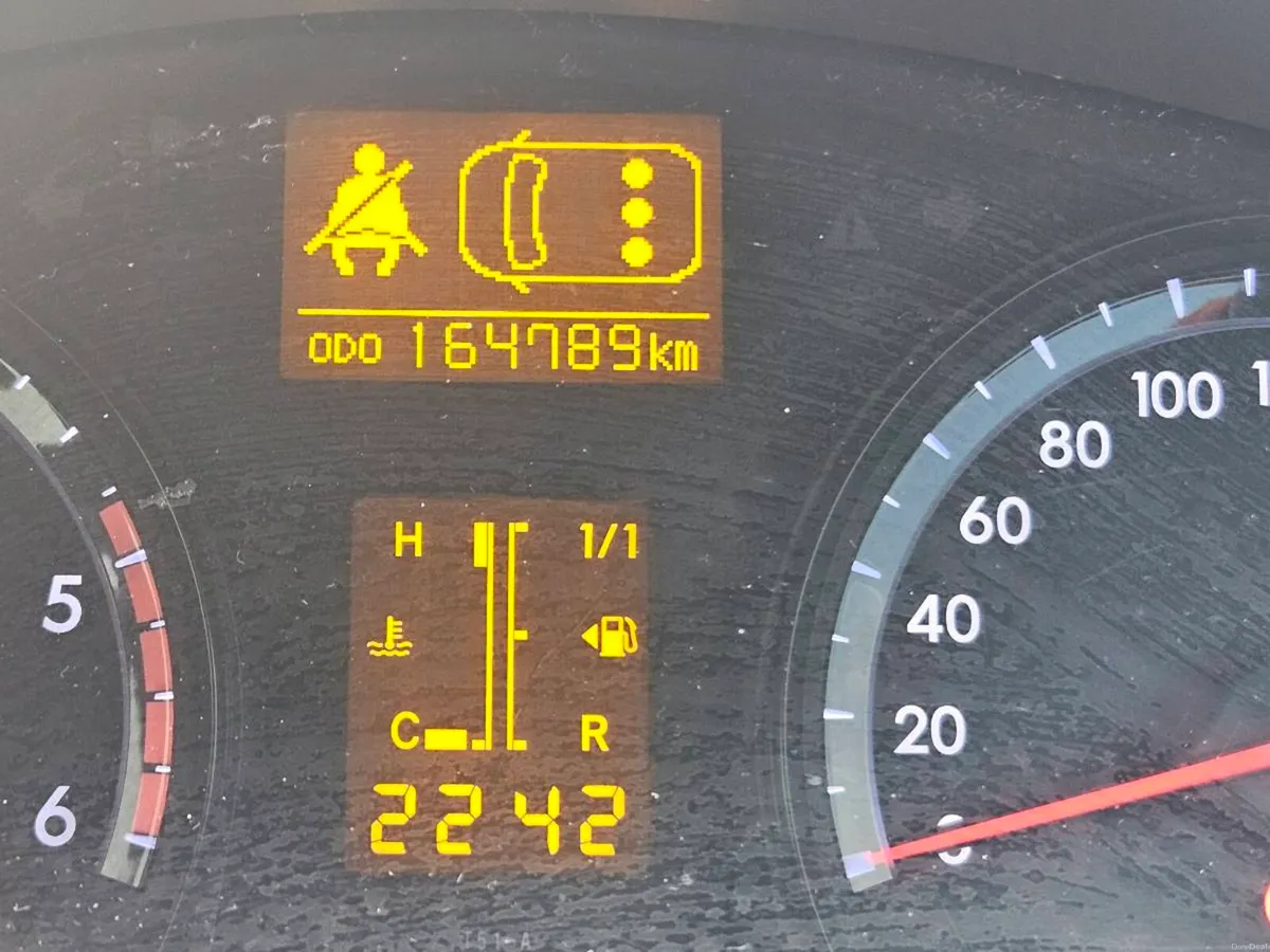 TOYOTA AVENSIS - Image 4