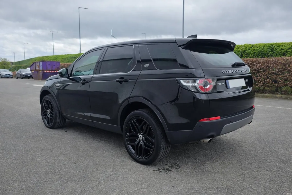 Landrover Discovery Sport 7 seater - Image 2