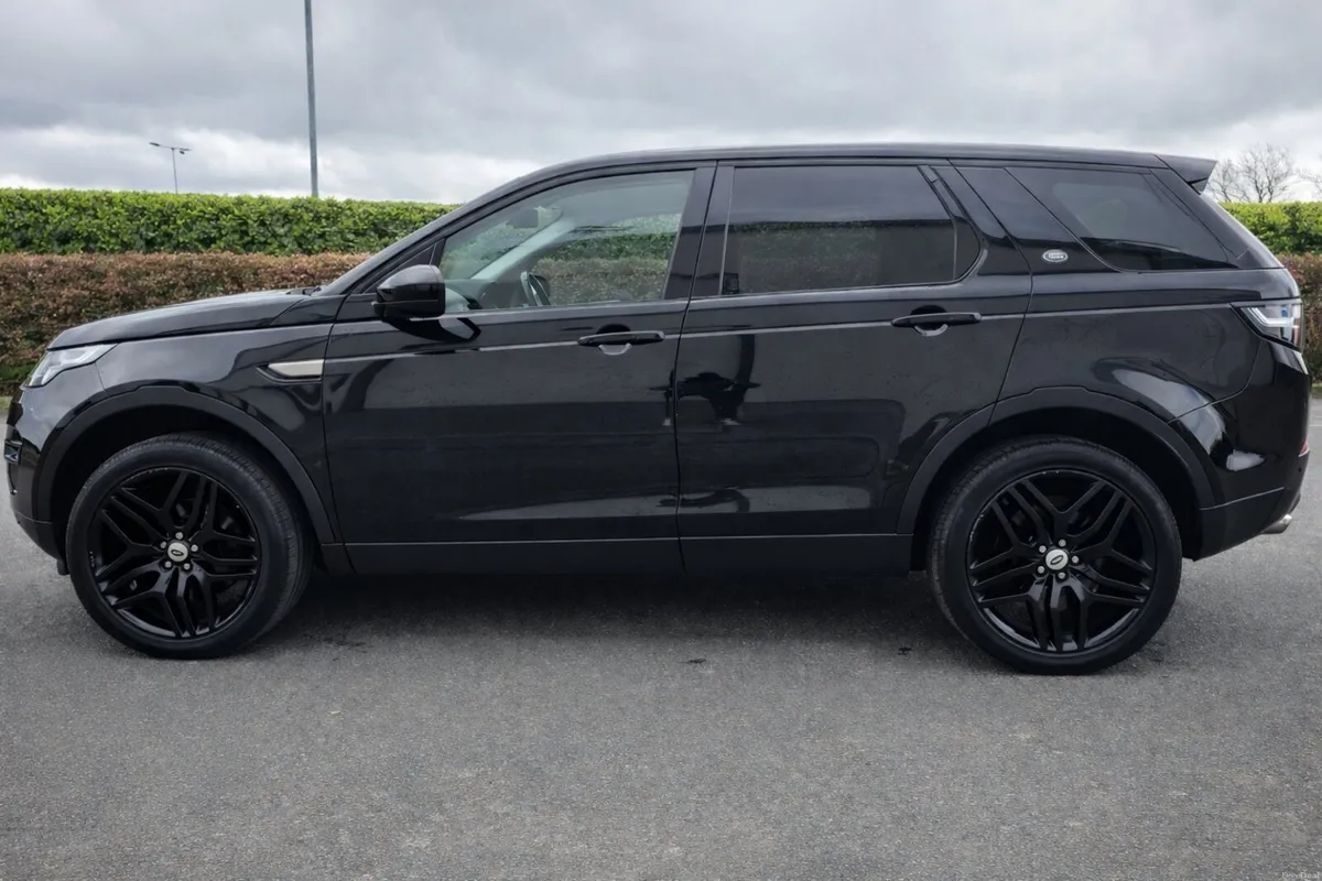 Landrover Discovery Sport 7 seater - Image 1