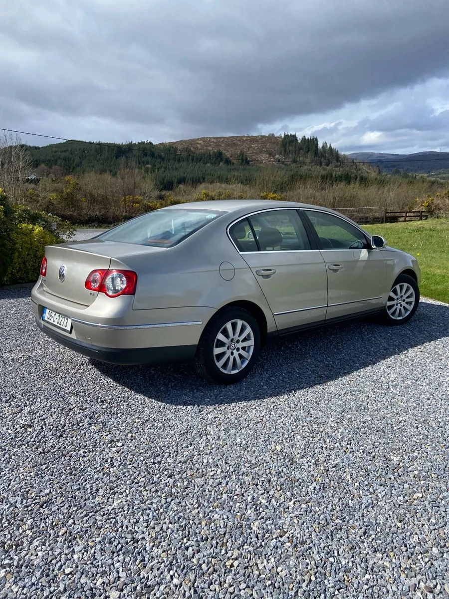 Volkswagen Passat - Image 4