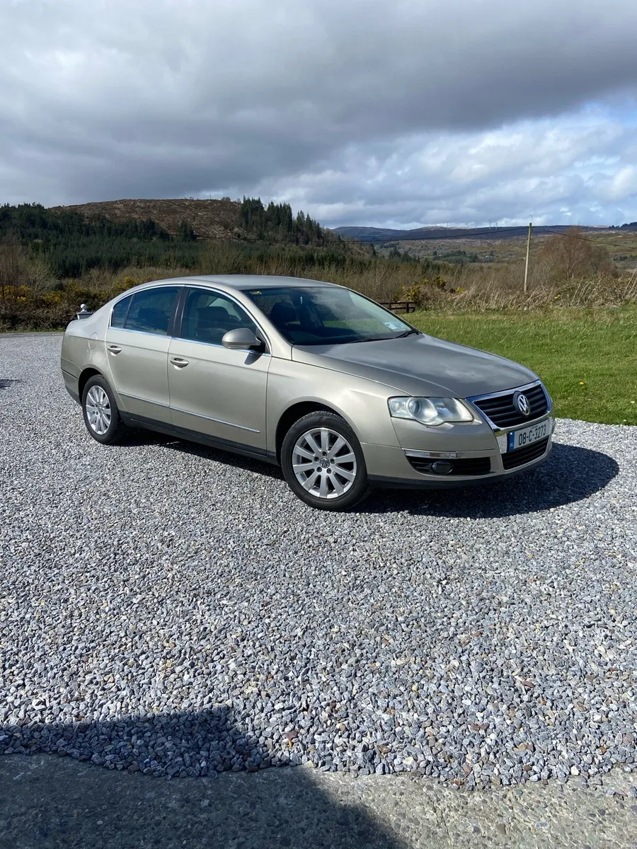 Volkswagen Passat - Image 1
