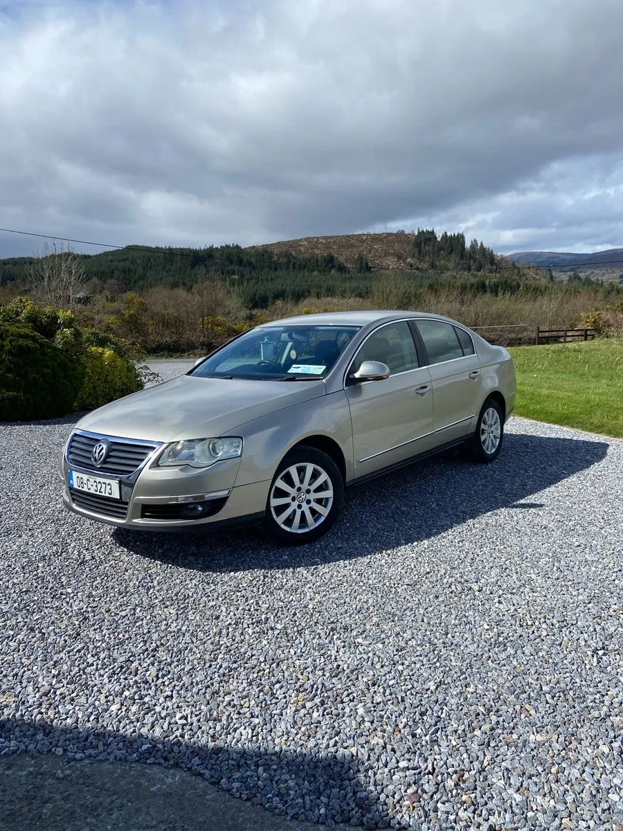 Volkswagen Passat - Image 2