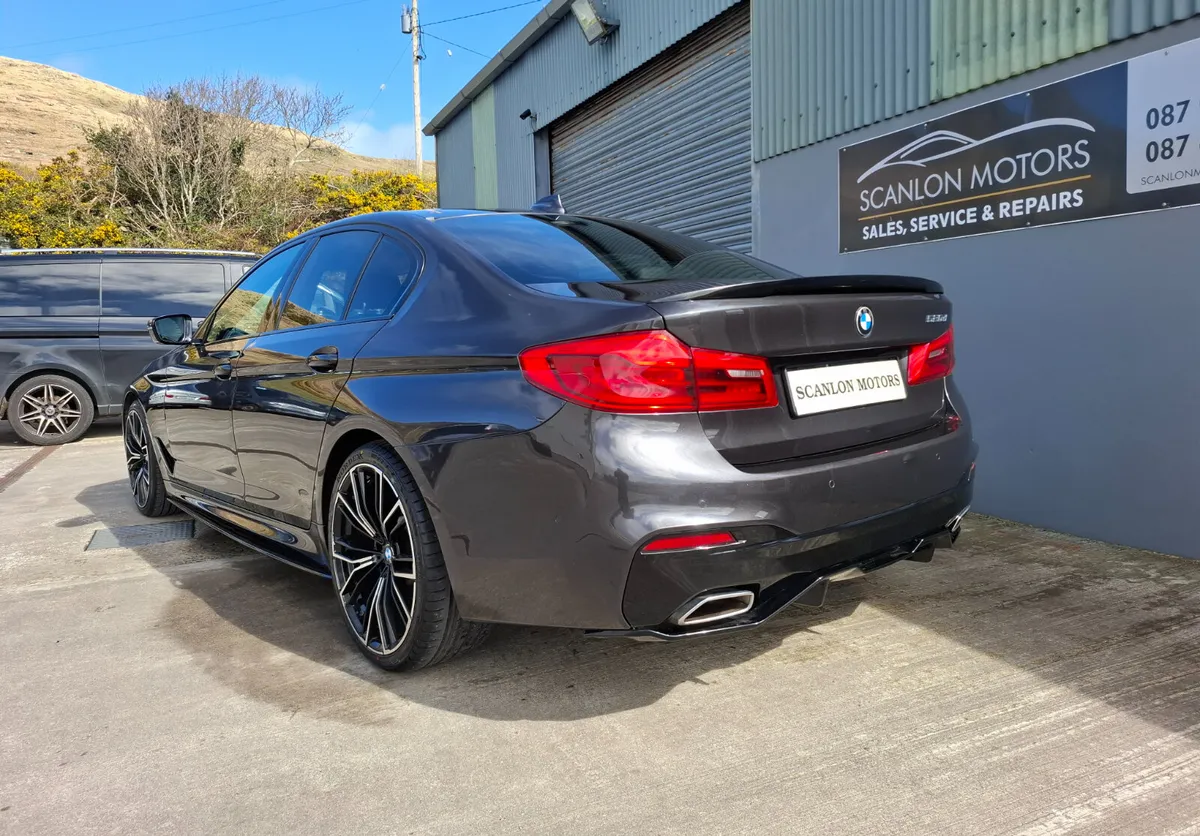202 BMW 520D M SPORT  AUTO - Image 3