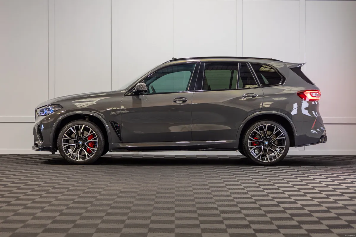 2023 BMW X5M Competition Ultimate *Pan Roof - Image 3