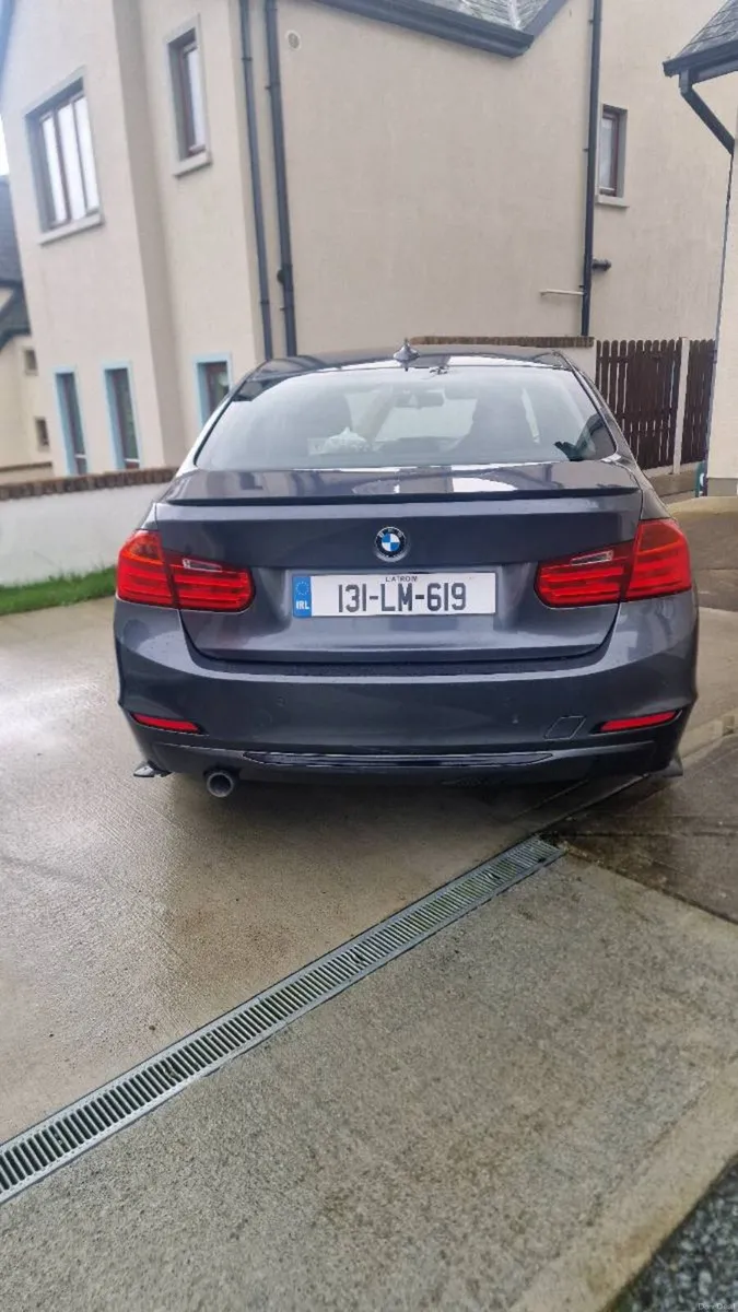 Bmw F30 2013 sport 2.0L - Image 2
