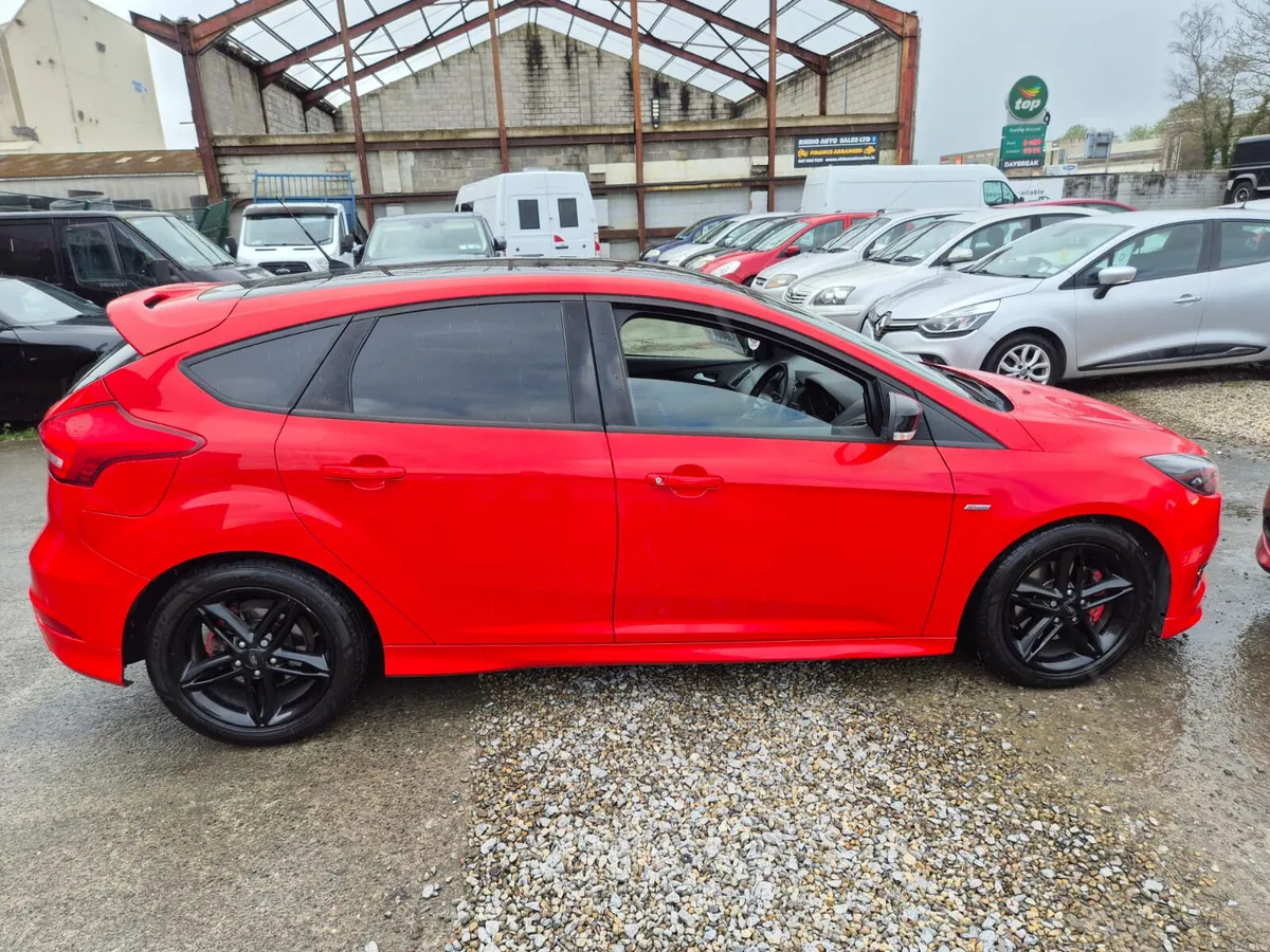 🦏 Ford Focus 2017 ST LINE 2.0 red edition.LOW MIL - Image 4
