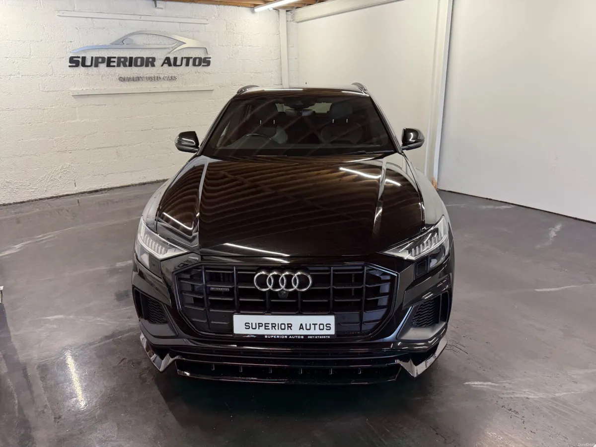2022 Audi Q8 S-Line Black Edition 55TFSI E Quattro - Image 3